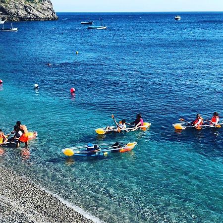Отель Lo Scoglio Marina del Cantone Экстерьер фото