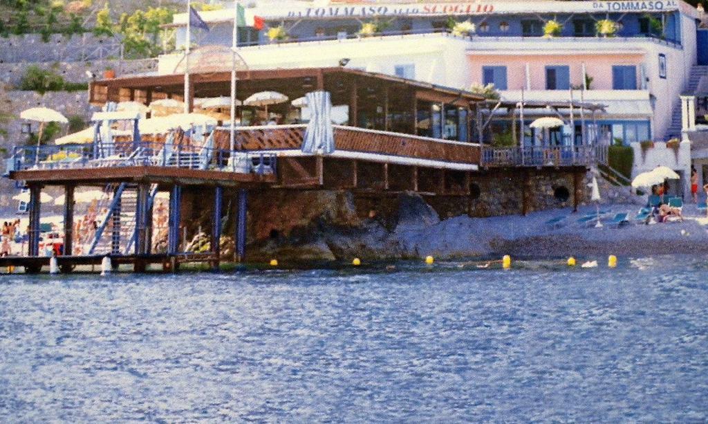 Отель Lo Scoglio Marina del Cantone Экстерьер фото
