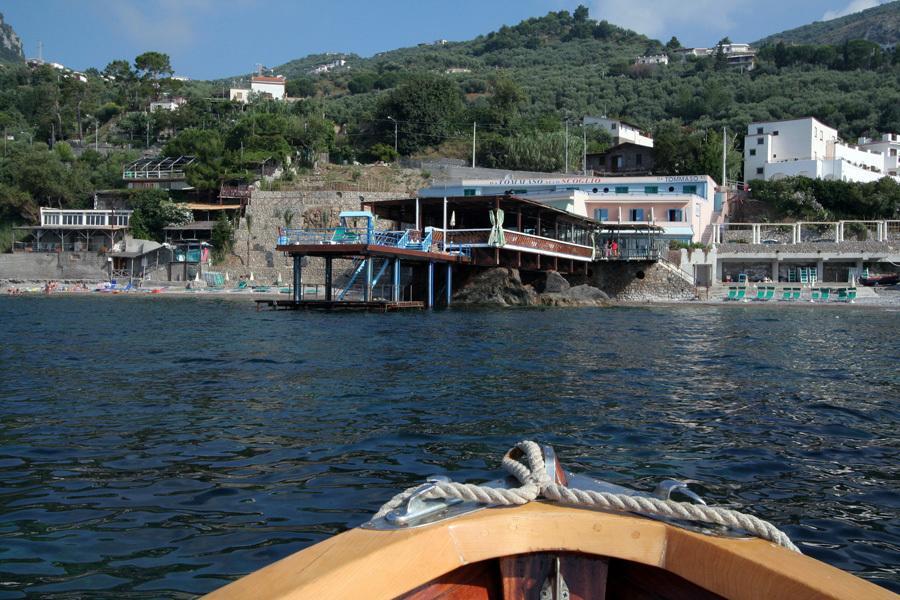 Отель Lo Scoglio Marina del Cantone Экстерьер фото