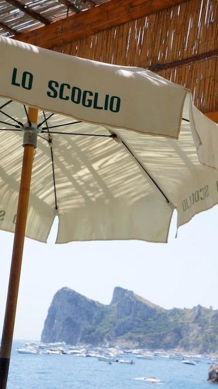 Отель Lo Scoglio Marina del Cantone Экстерьер фото