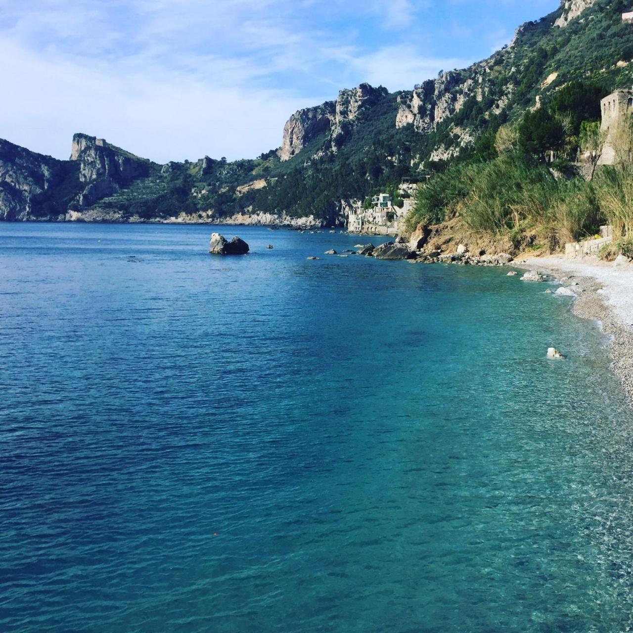 Отель Lo Scoglio Marina del Cantone Экстерьер фото
