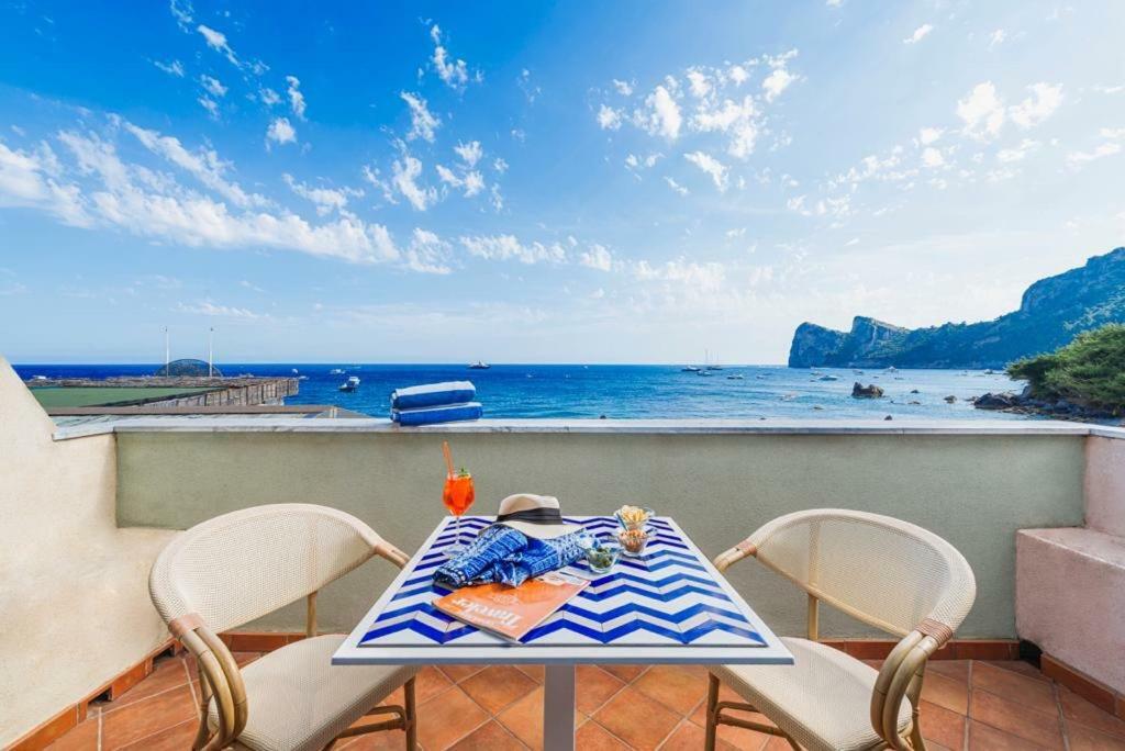 Отель Lo Scoglio Marina del Cantone Экстерьер фото